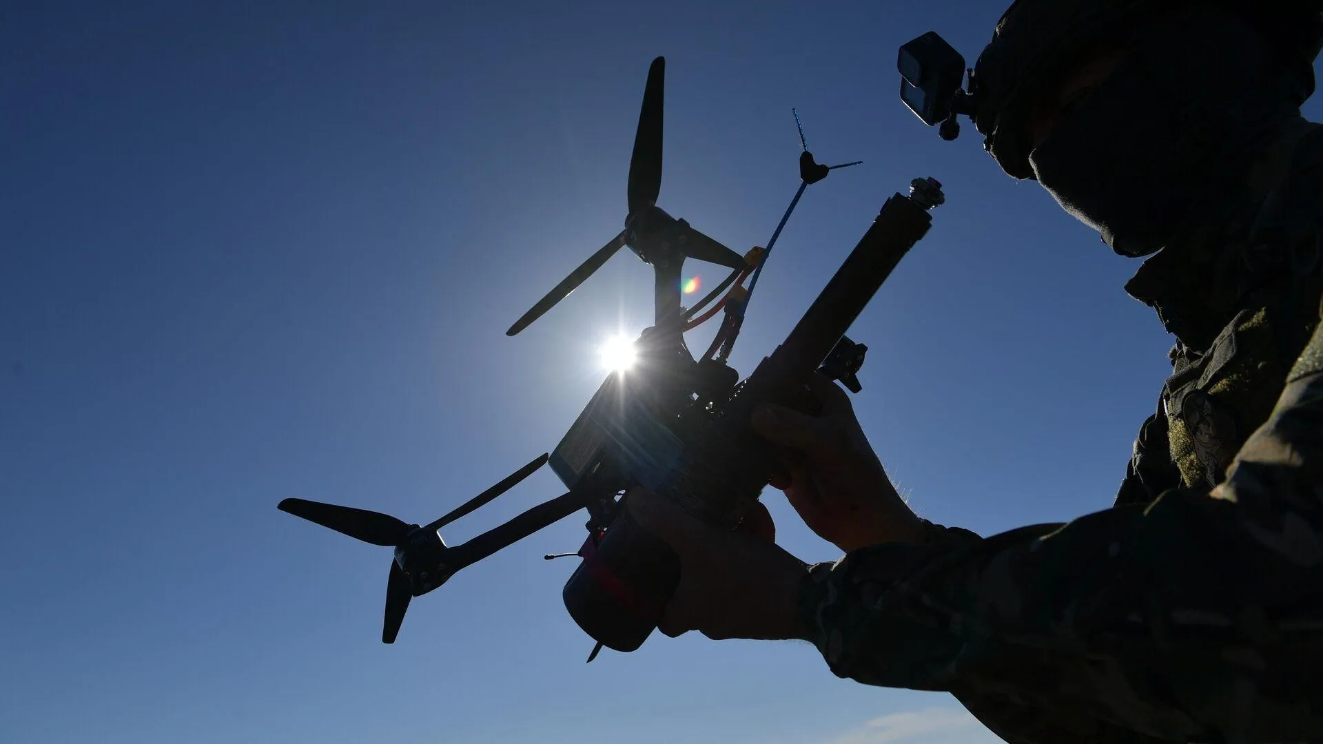 Российские бойцы обхитрили дрон ВСУ и спасли раненого сослуживца