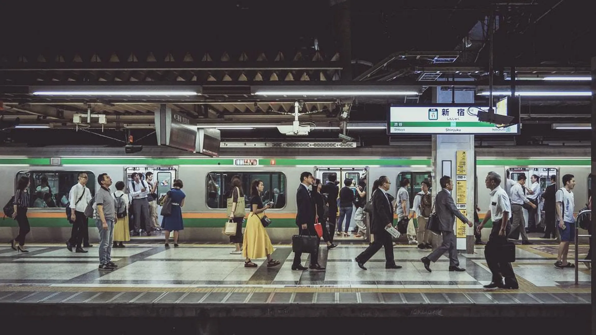 Японец устроил резню в поезде, возомнив себя Джокером