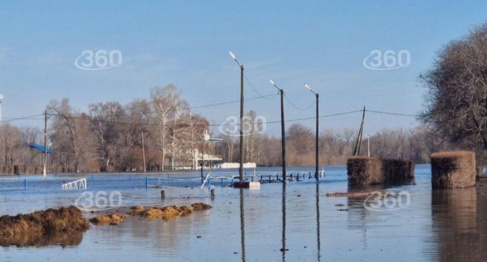 Конноспортивный клуб и ипподром в Оренбурге затопило полностью