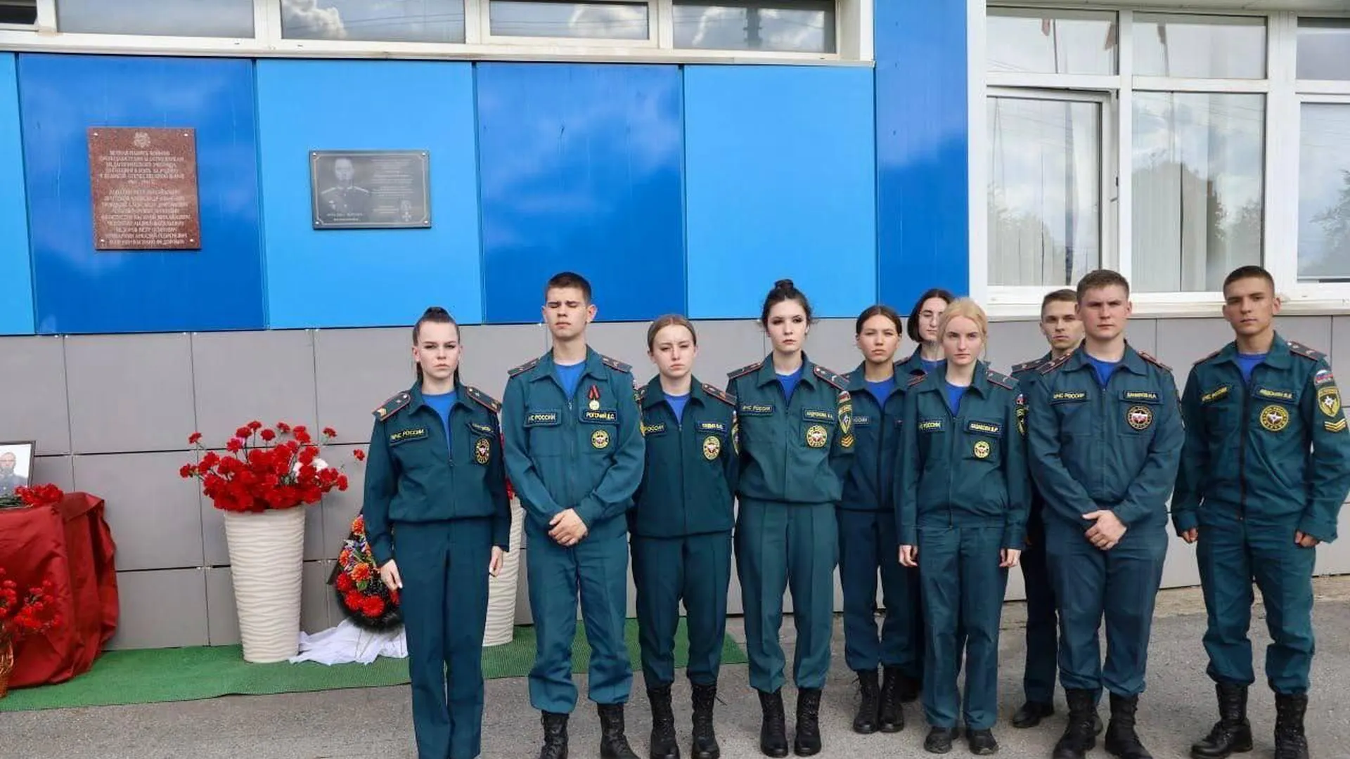 Аллею Славы открыли на территории Губернского колледжа Серпухова