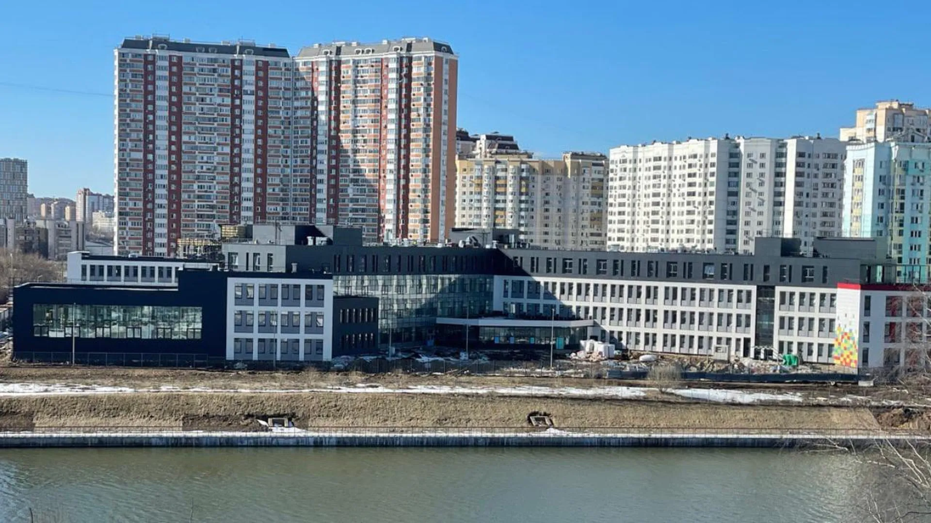 Новый образовательный комплекс в подмосковном Красногорске откроют в начале нового учебного года