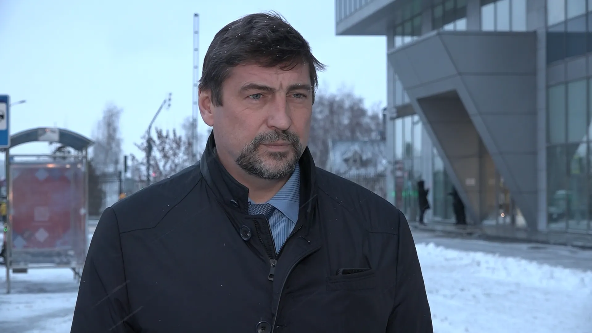 Автомобилистов в Подмосковье попросили отказаться от поездок из-за снегопада