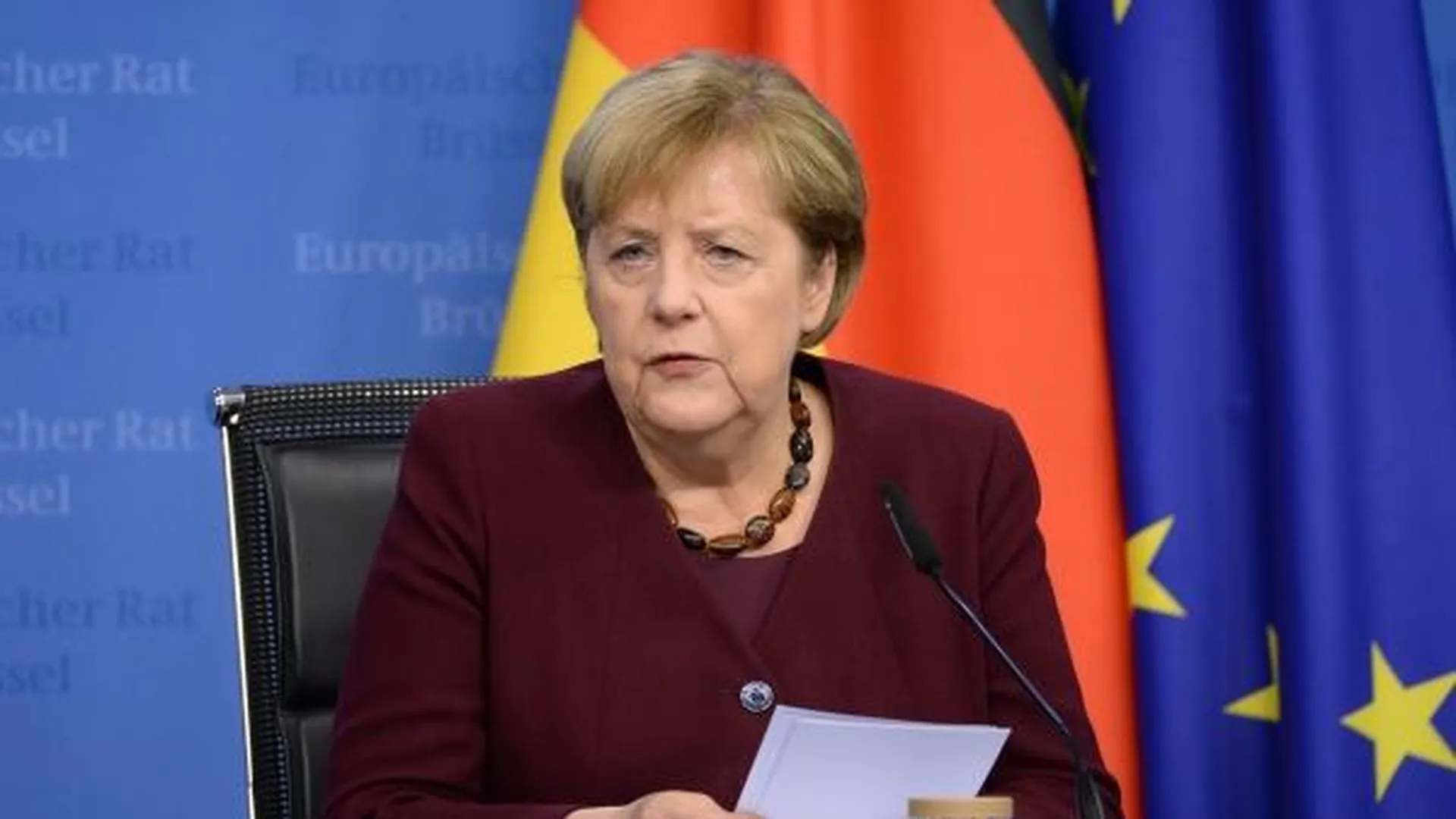 Меркель подтвердила пранкерам, что целью Минских соглашений было дать Украине время