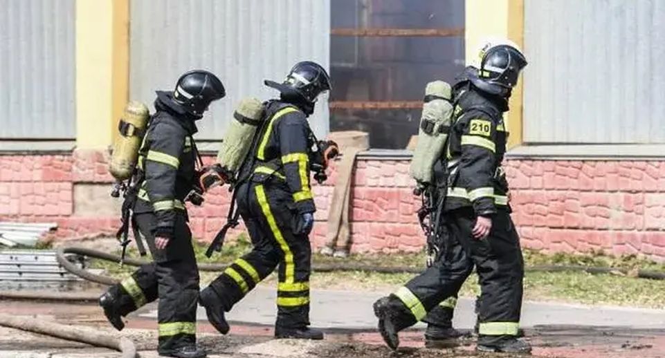 МЧС: банный комплекс загорелся в Ростове-на-Дону