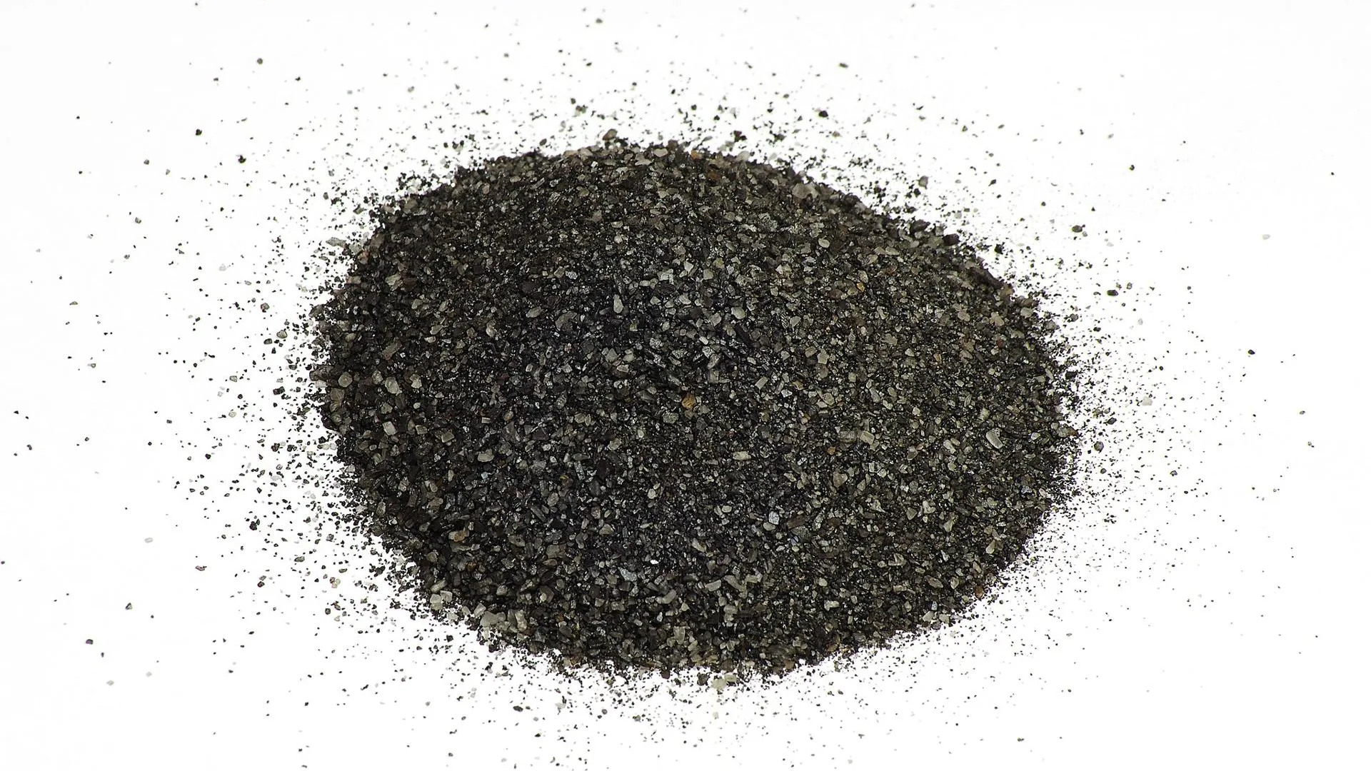 Четверговая (черная) соль после помола
