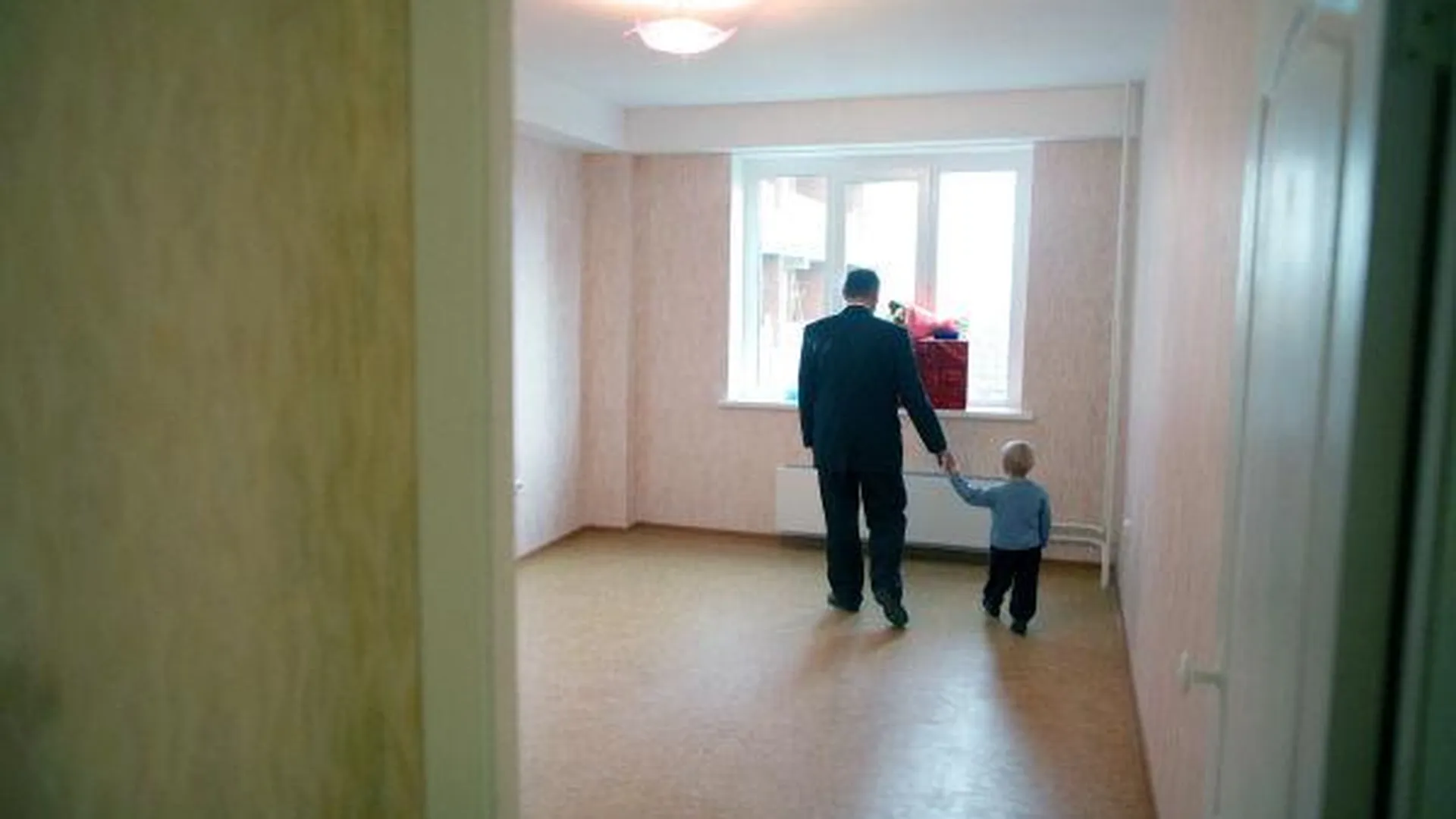 В Ленинском районе сиротам вручили сертификаты на квартиры