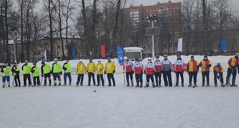 Традиционный турнир по хоккею в валенках состоялся в Королеве
