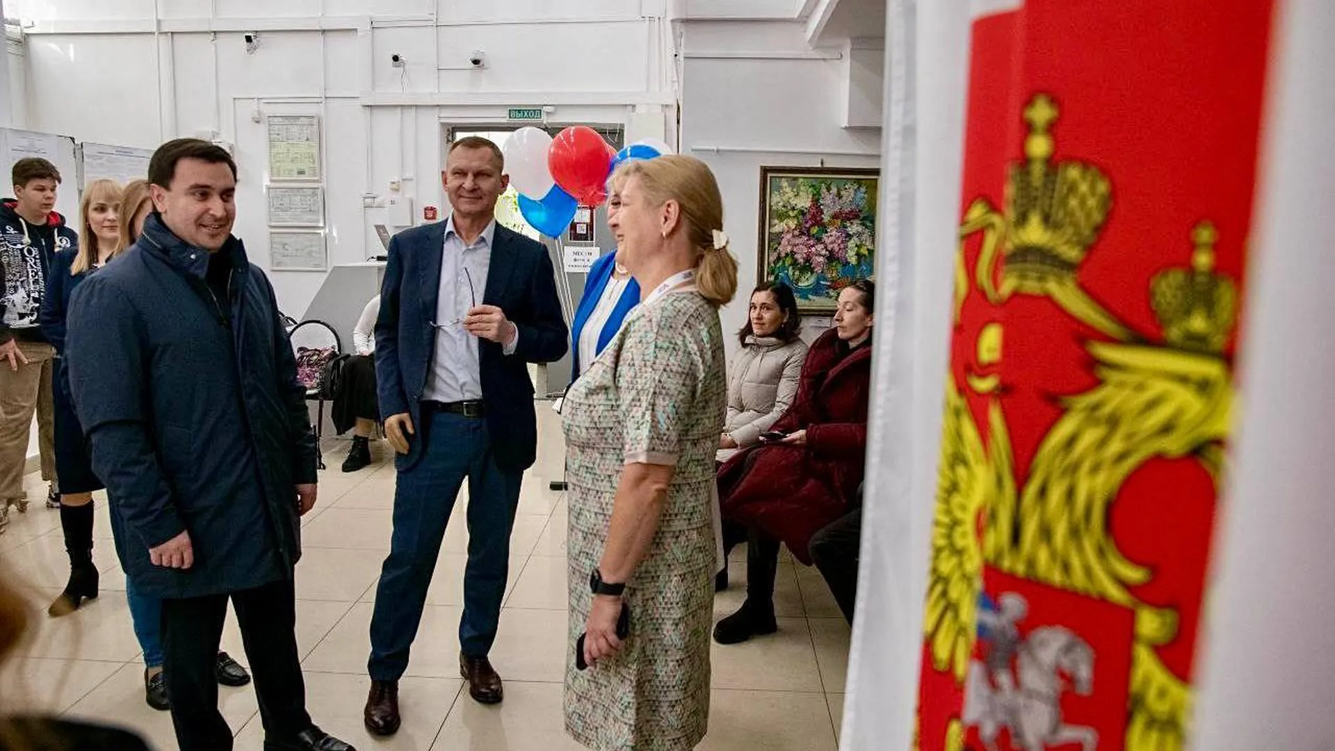 Вячеслав Фомичев и Филипп Науменко проверили ход голосования на избирательных участках Реутова