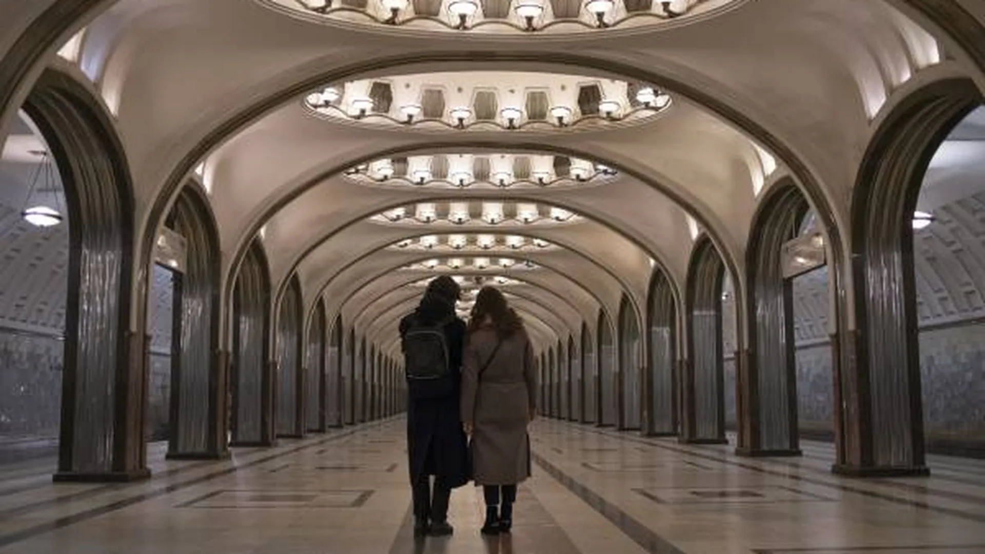 Москвичи назвали самые романтичные станции метро