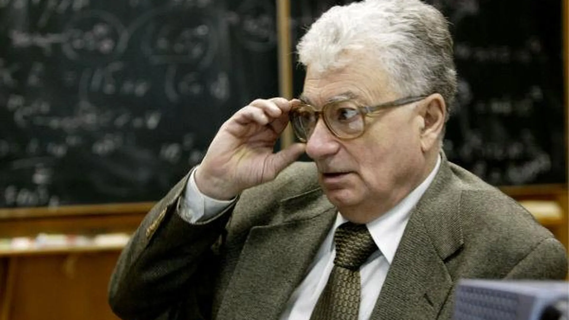 Ученые Дубны предложили назвать химический элемент в честь академика Юрия Оганесяна