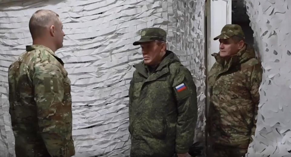 Минобороны: Герасимов наградил отличившихся военнослужащих 58-й армии в зоне СВО