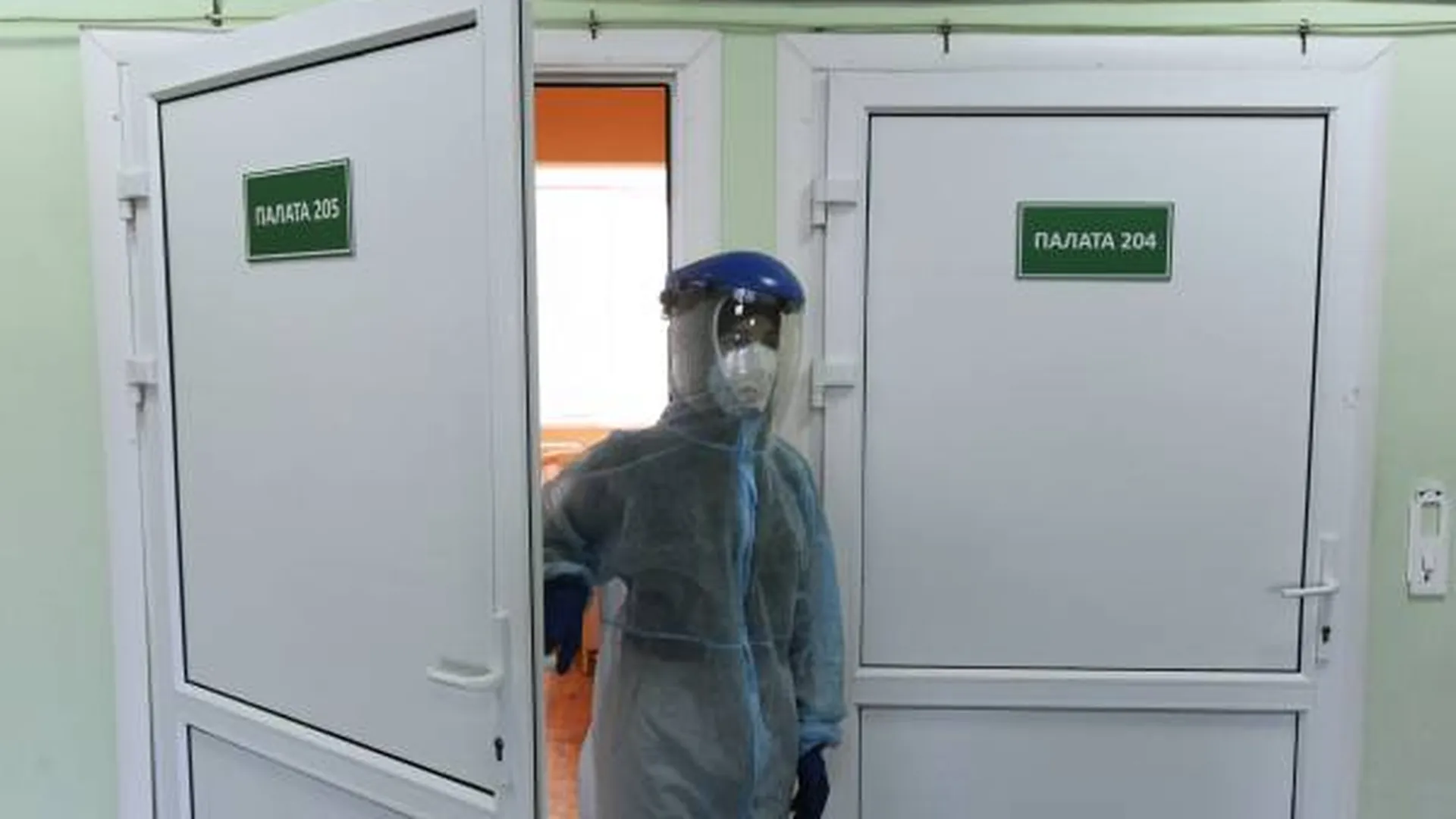 Инфекционист Малышев назвал недостаточным коллективный иммунитет москвичей к коронавирусу