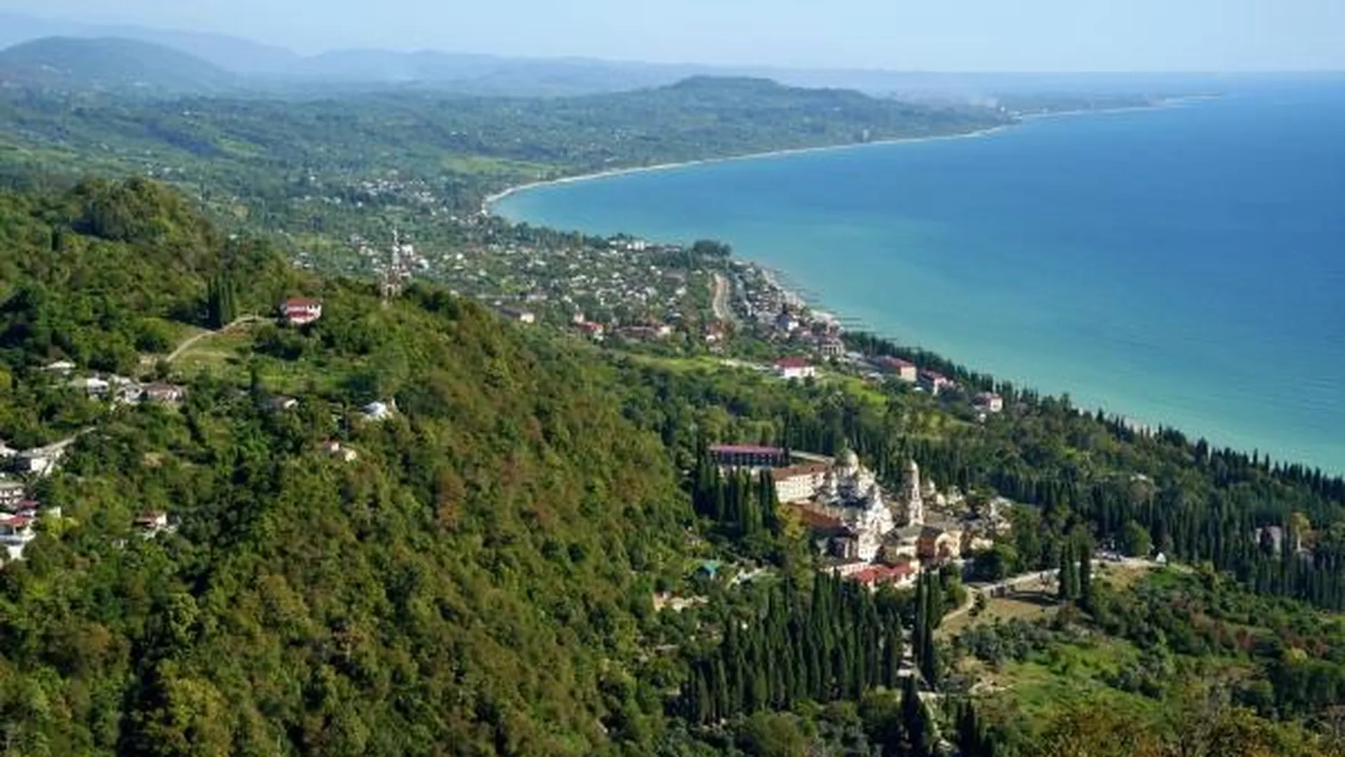 МИД предупредил россиян о насильнике в Абхазии