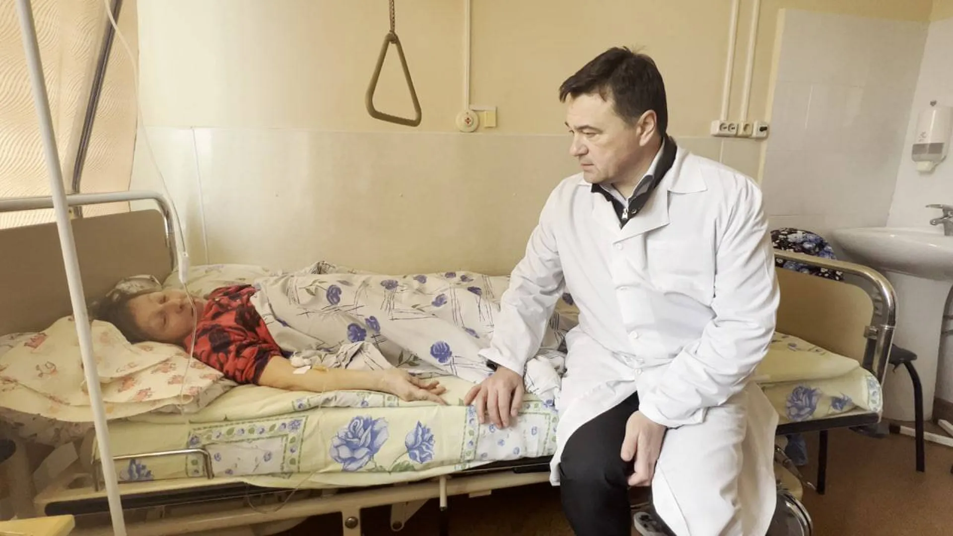 «Спасатель на себе нас вынес»: жительница дома в Ступине рассказала Воробьеву о взрыве