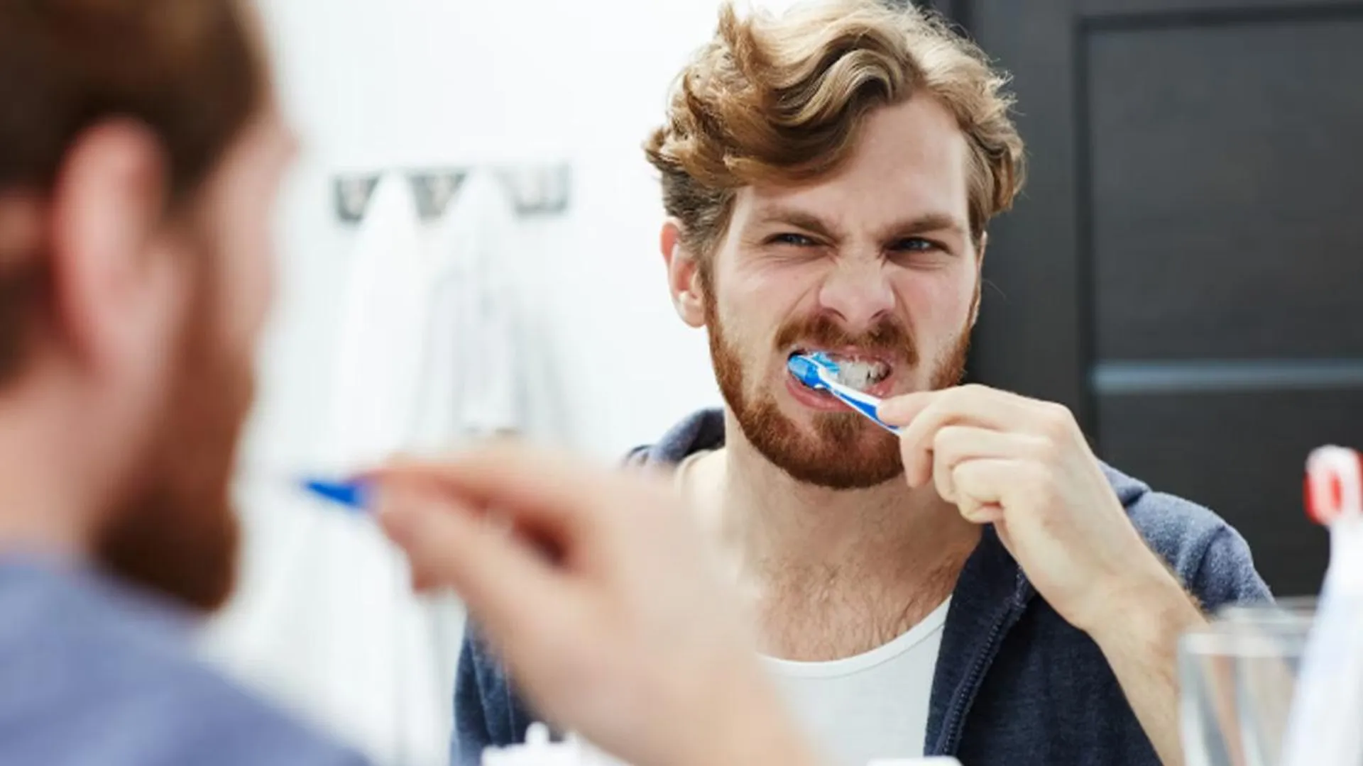 Стоматолог Жабин рассказал, какие ежедневные привычки разрушают зубы