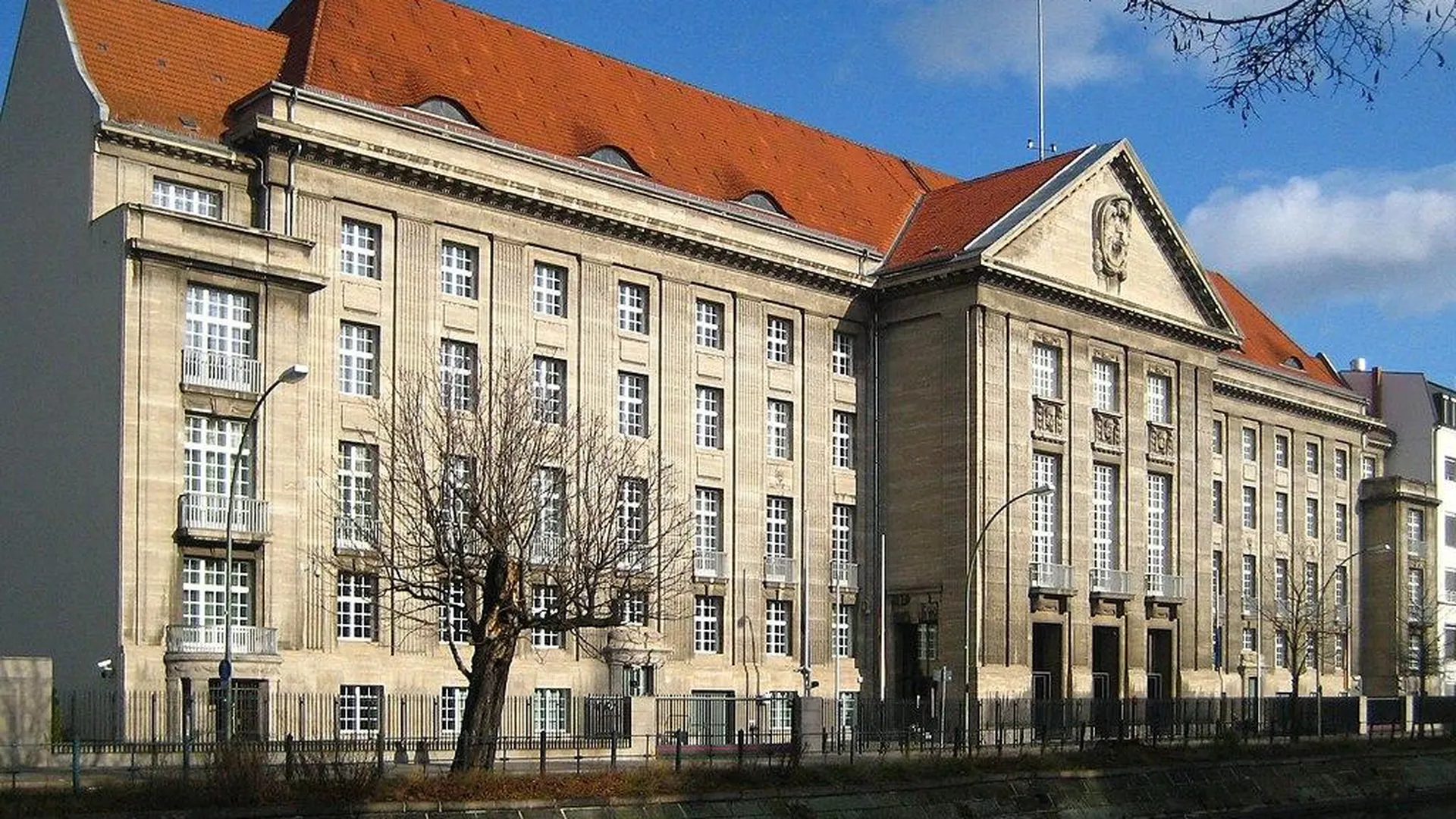 Здание Министерства обороны Германии в Берлине