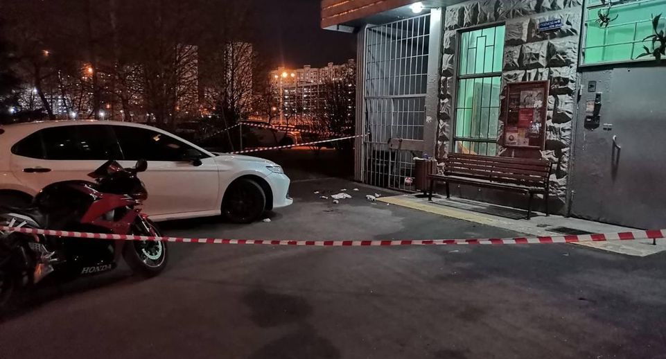 СК: подозреваемого в убийстве парня из-за замечания о парковке в Москве ищут