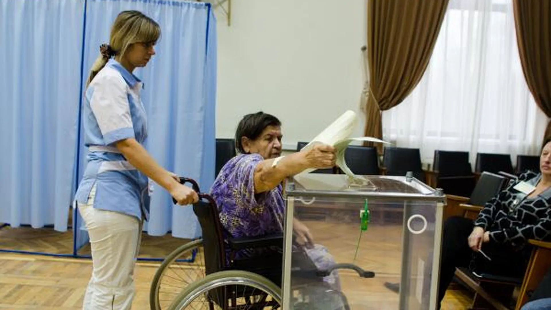 Порядка 3,6 тыс членов избиркомов МО научатся работе с инвалидами