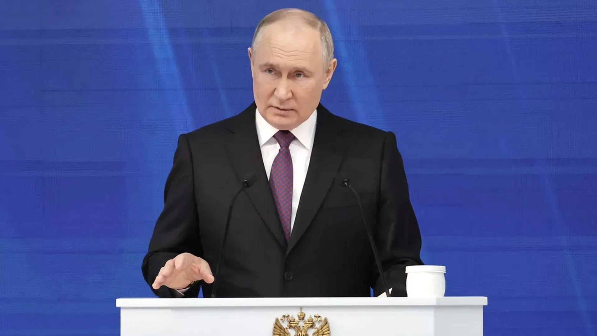 Путин назвал главной задачей России борьбу за суверенитет