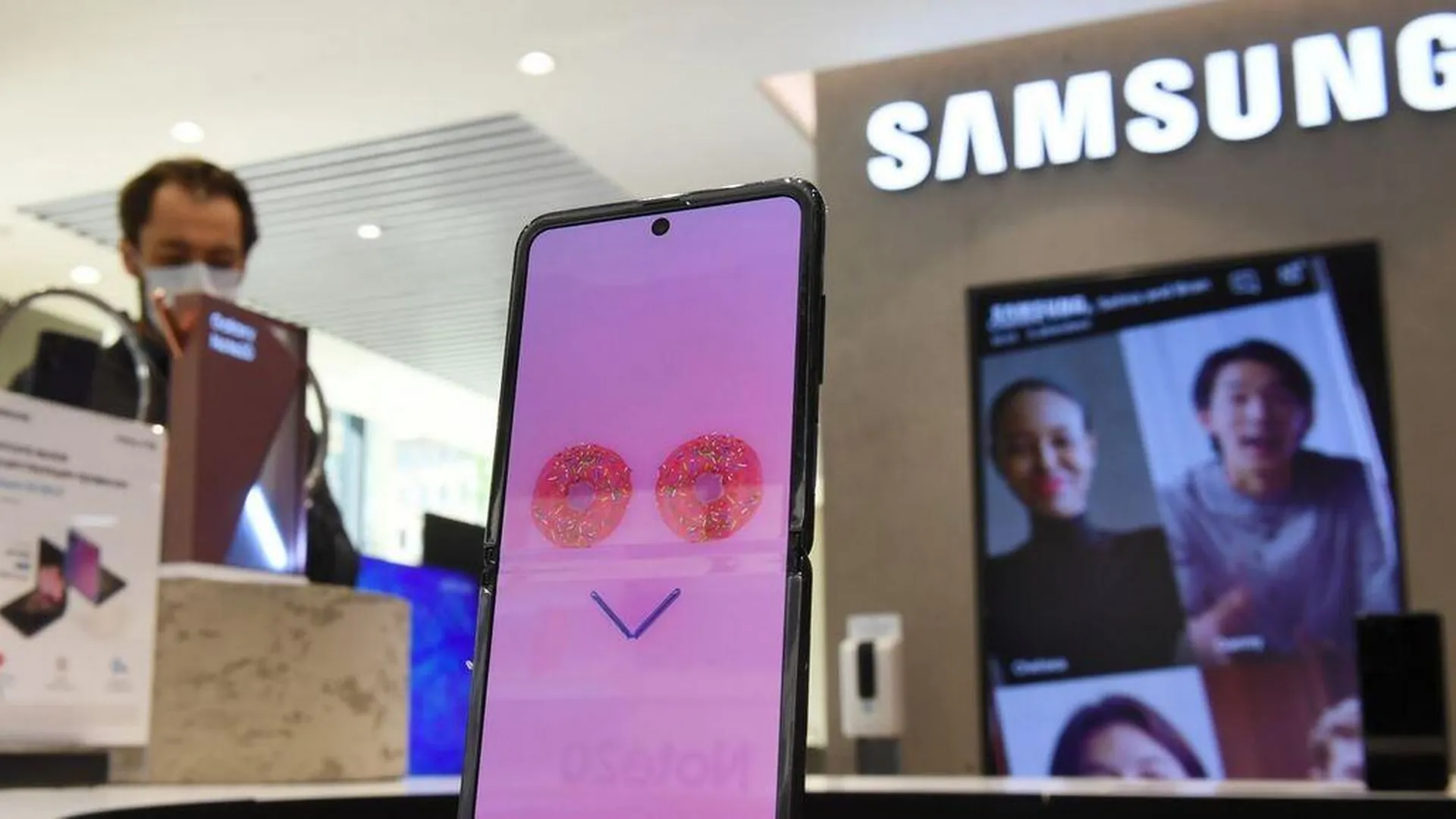 Samsung открыл несколько десятков вакансий после заявлений о закрытии бизнеса в России
