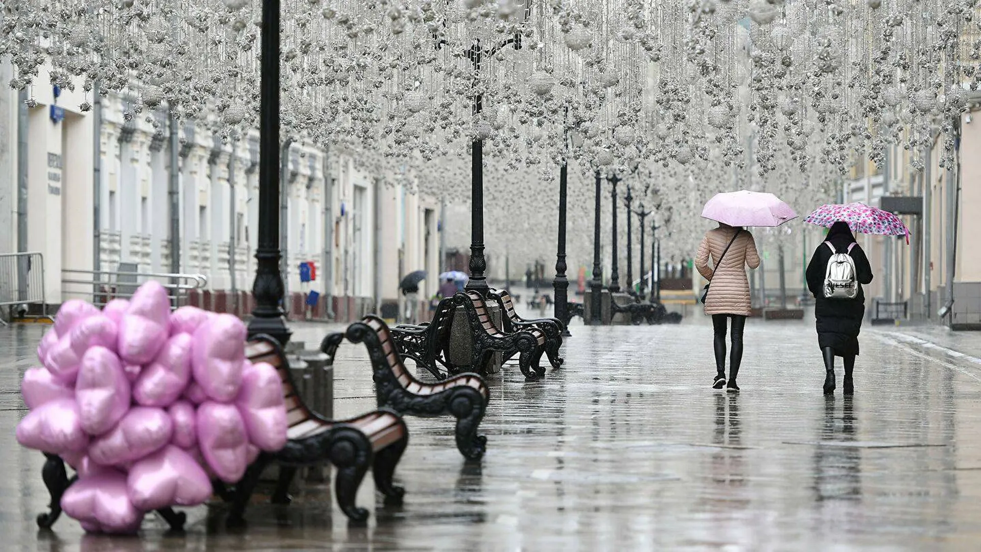 3 й январь дождь. Дождь в Москве. Дождливый день в Москве. Дождик в Москве. Май дождь Москва.