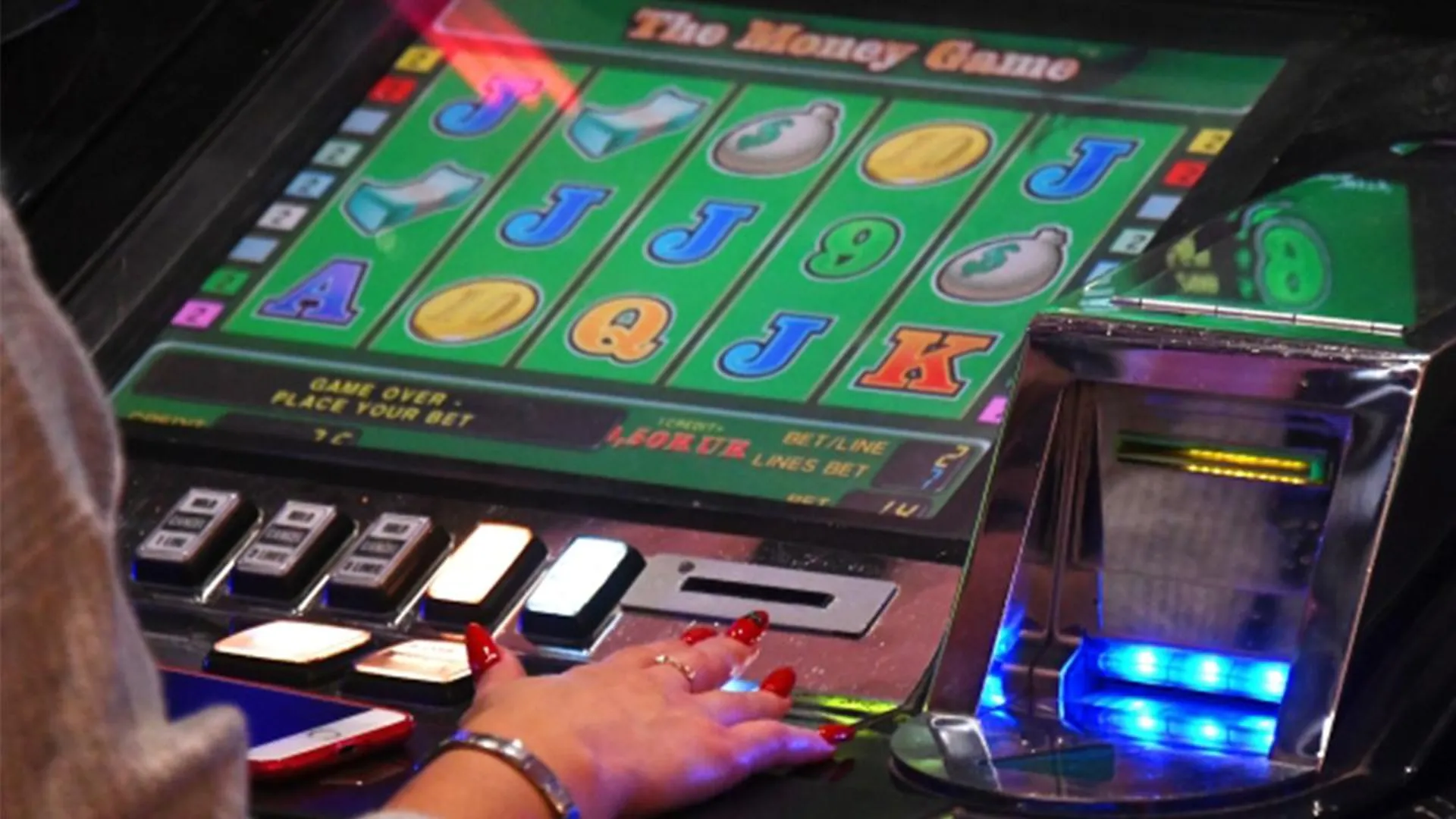 Тюменцы получили условные сроки за организацию азартных игр