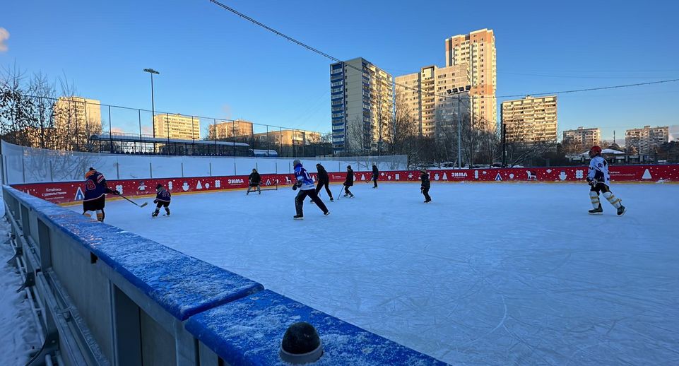 Хоккейная коробка в 8 микрорайоне Одинцова переживает третье рождение