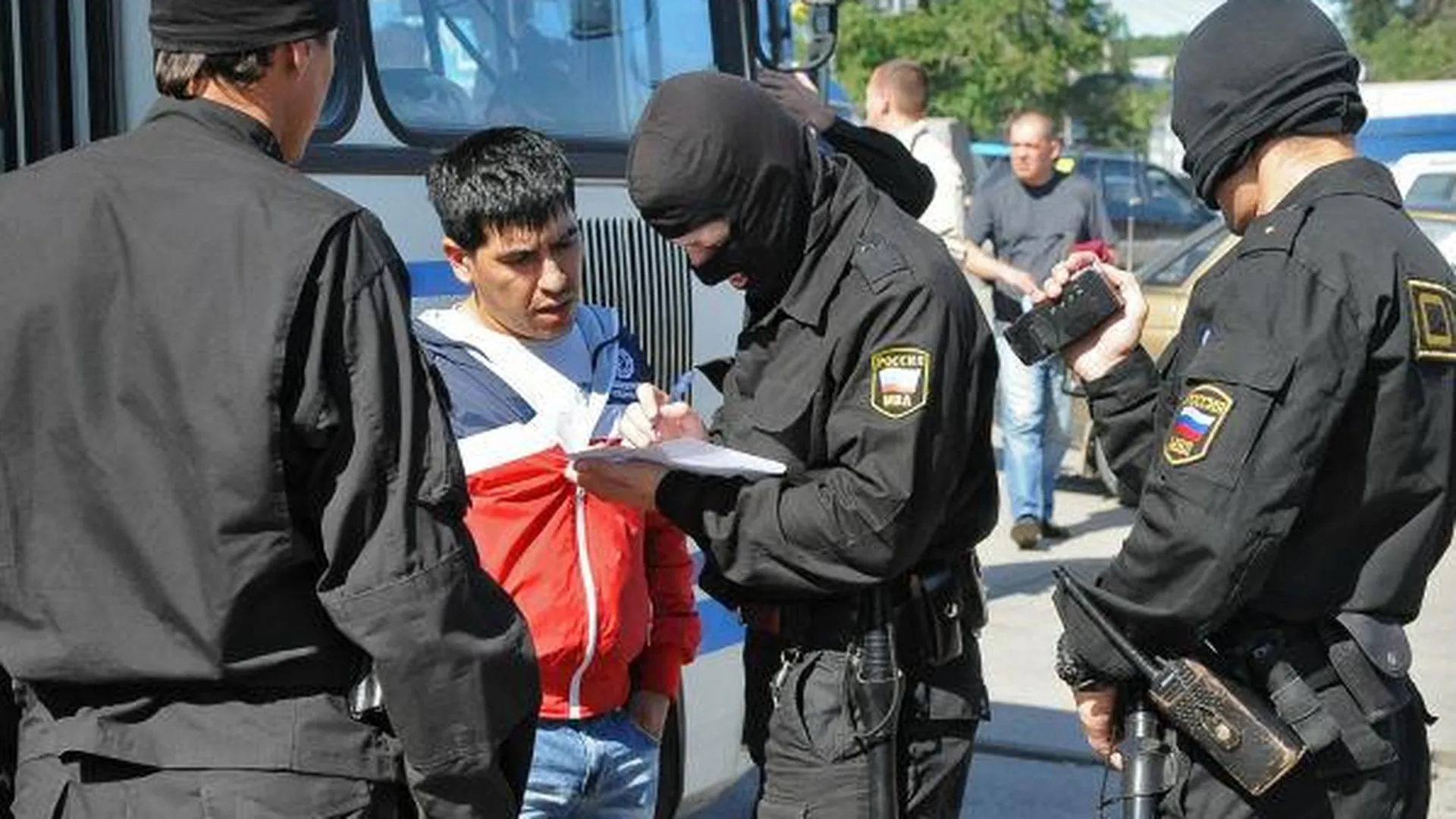 Охоту на нелегалов открыли на строительном рынке в Одинцовском районе