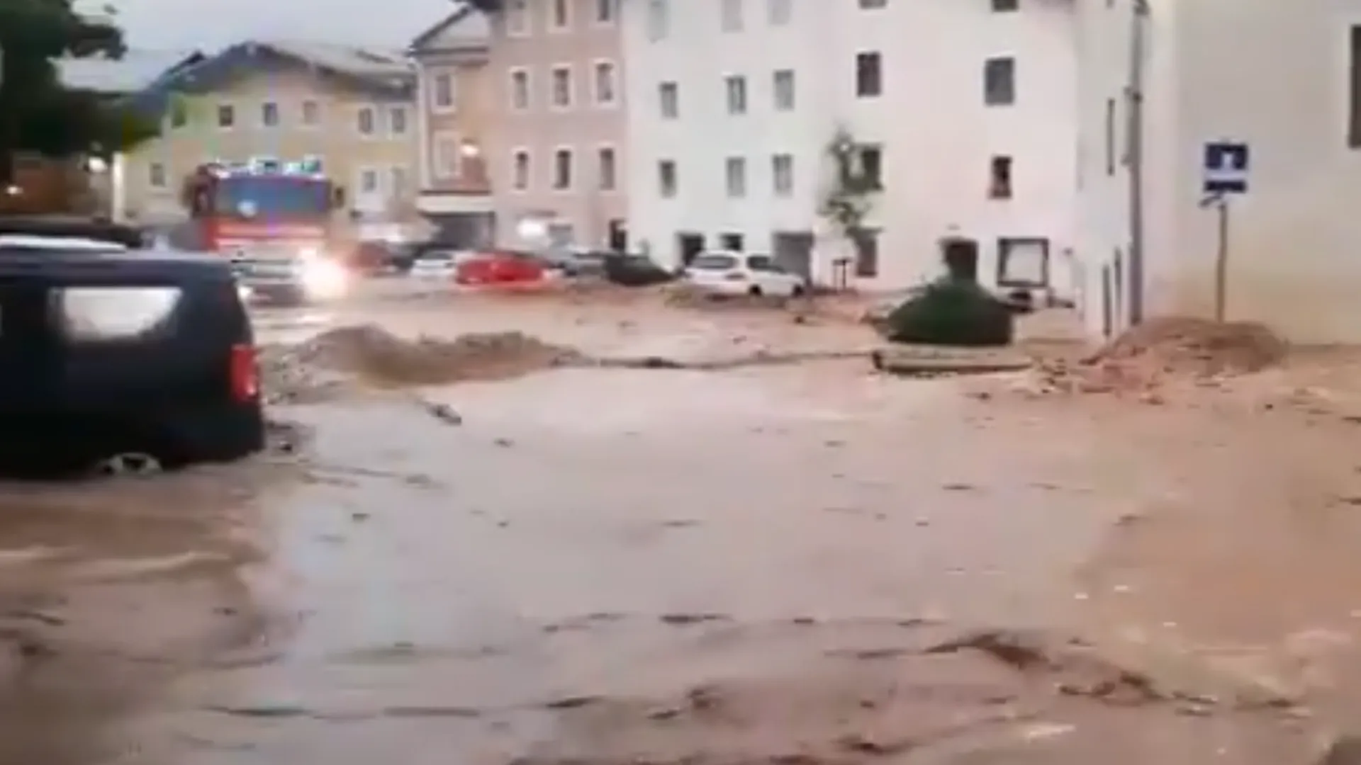 Трое россиян погибли во время наводнений в Германии