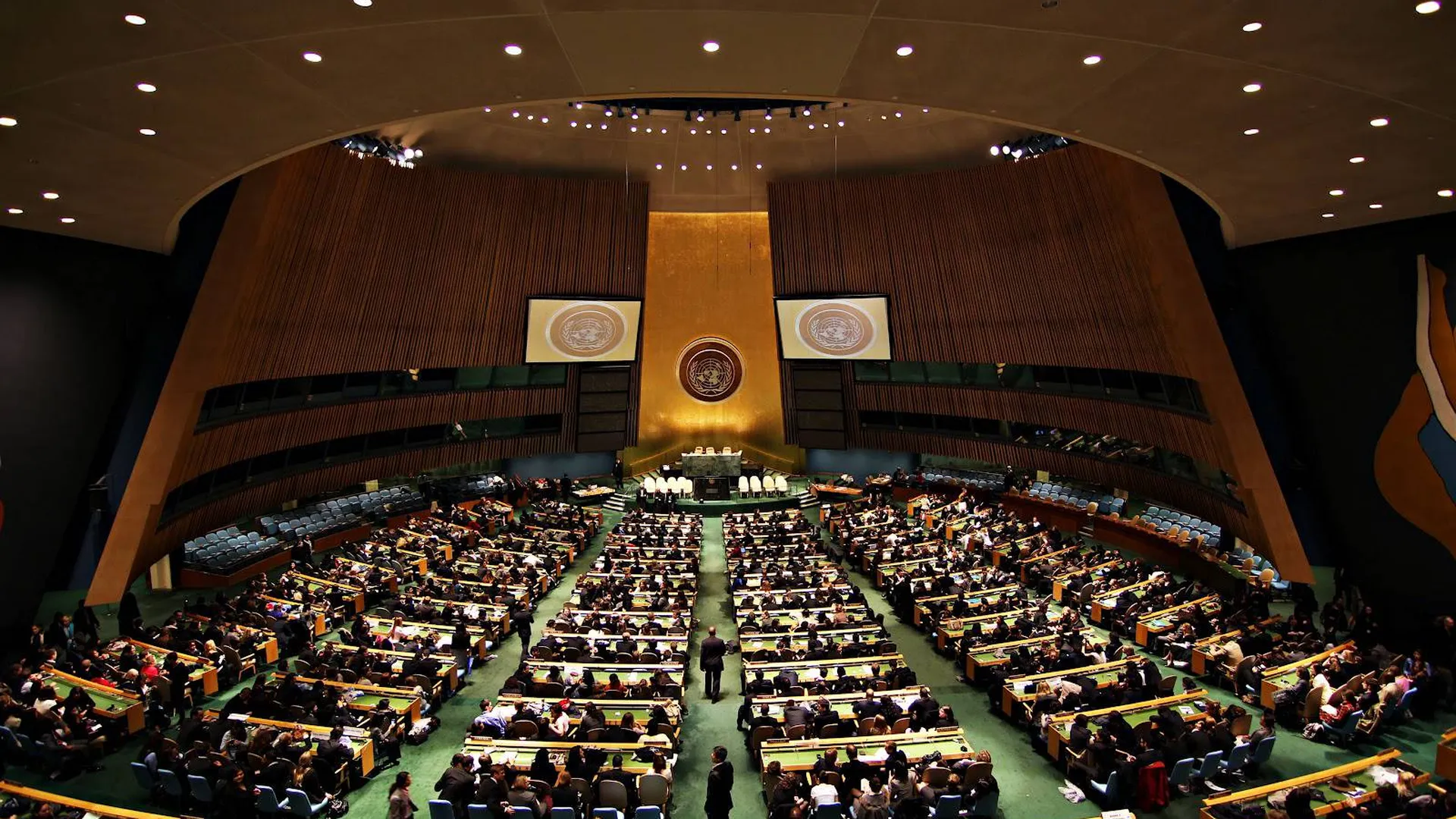 Оон показала. Здание Генеральной Ассамблеи ООН В Нью-Йорке. Генеральная Ассамблея ООН 2023. Генассамблея ООН 2022. Здание Генассамблея ООН В Нью-Йорке.