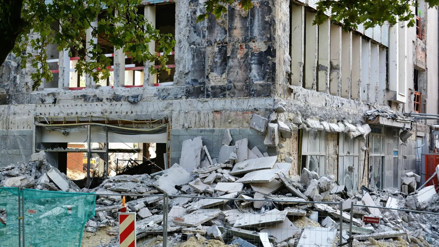 Когда будет сильное землетрясение. Землетрясение на Гаити 2010 президентский дворец. Нефтегорск землетрясение 1995. Землетрясение в Турции 2023. Турция землетрясение сейчас 2023.