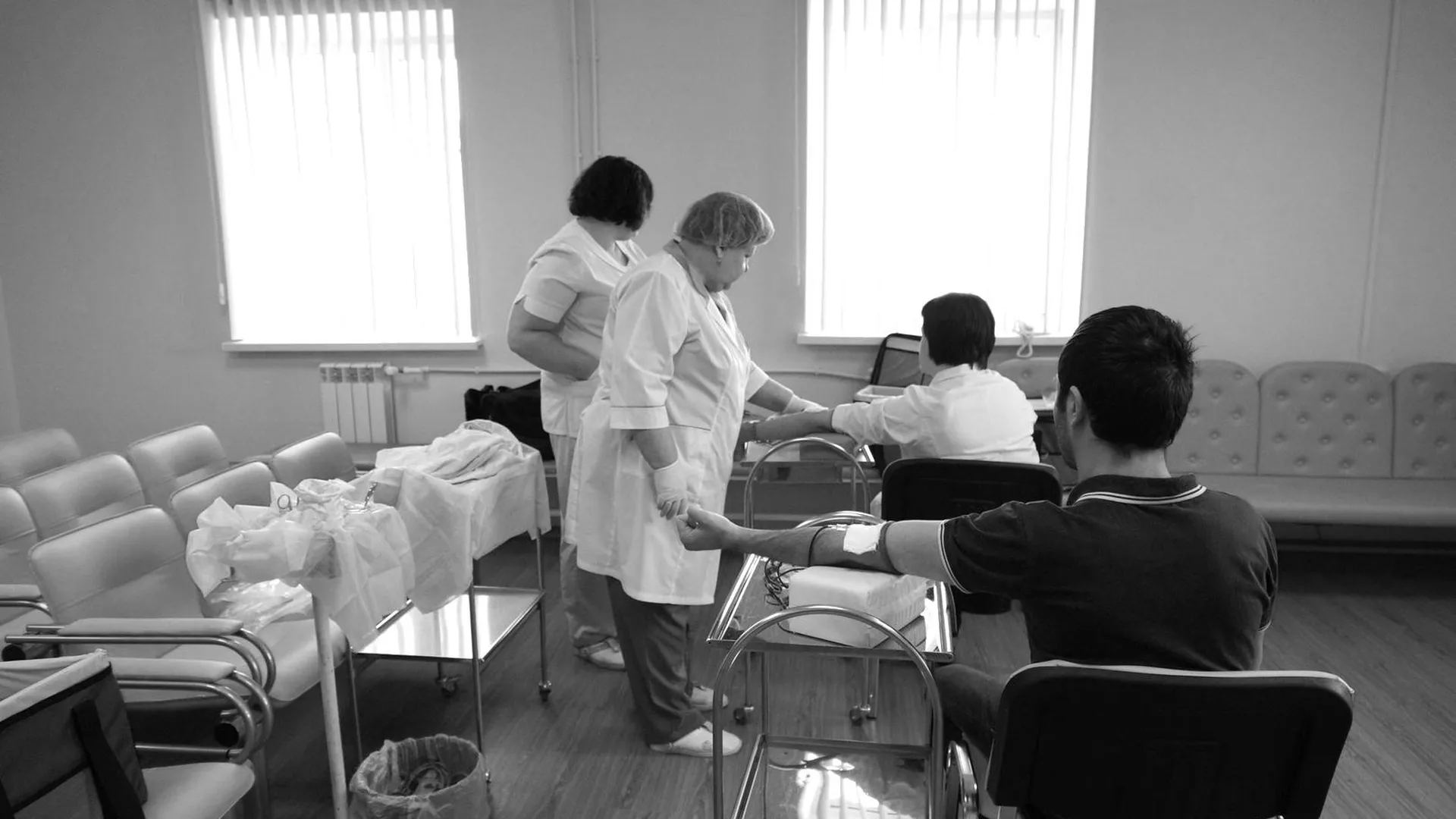 Школьники из Подольска поблагодарили медиков за сверхурочную работу после теракта
