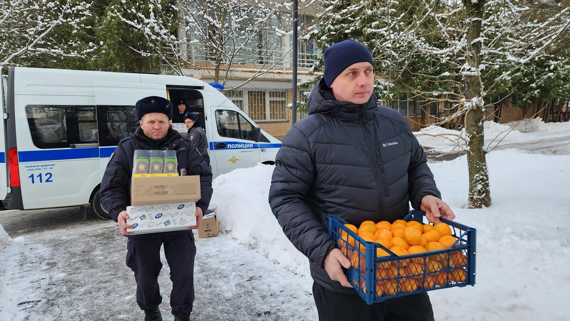 Полицейские подмосковного Солнечногорска передали гуманитарную помощь бойцам СВО