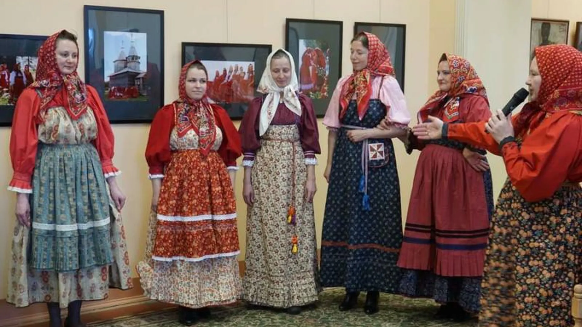 Традиционные русские костюмы можно увидеть на выставке в Солнечногорске