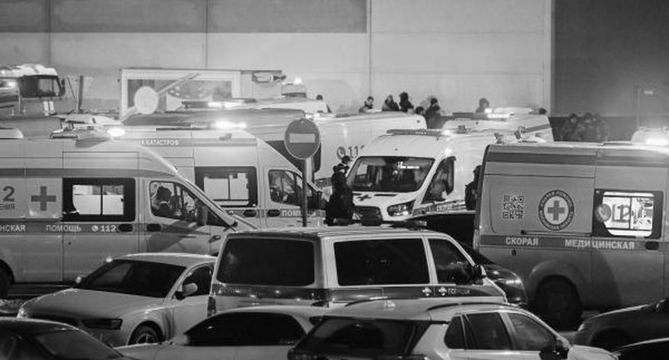 Пострадавших в теракте в Crocus City Hall привезли в больницу Химок на вертолете