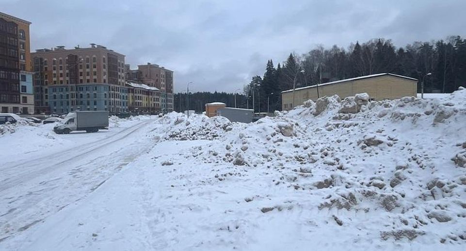 Красногорских коммунальщиков предостерегают от незаконного сброса снега