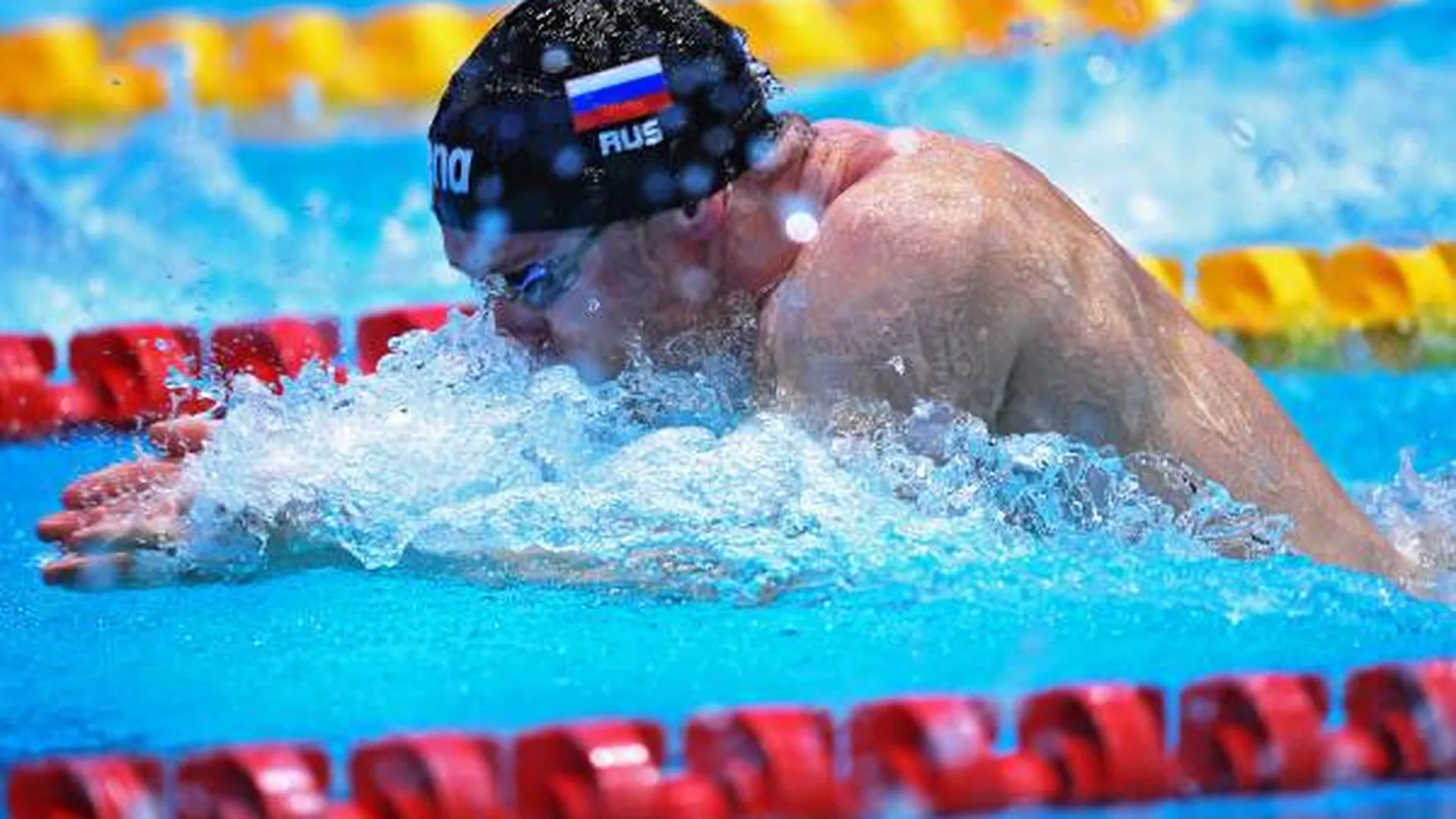 Сборную России лишили серебра в смешанной эстафете на чемпионате Европы по плаванию