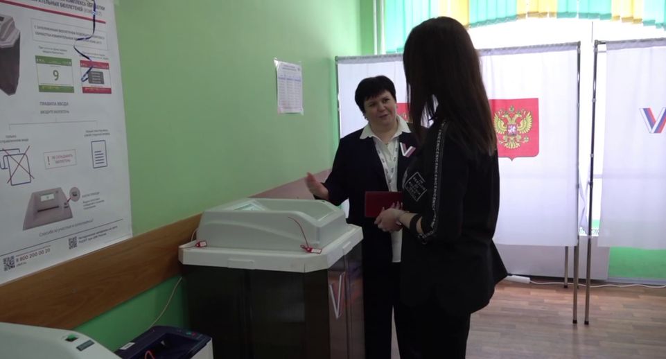 Жена участника СВО Наталья Христачева приняла участие в выборах президента в Лобне