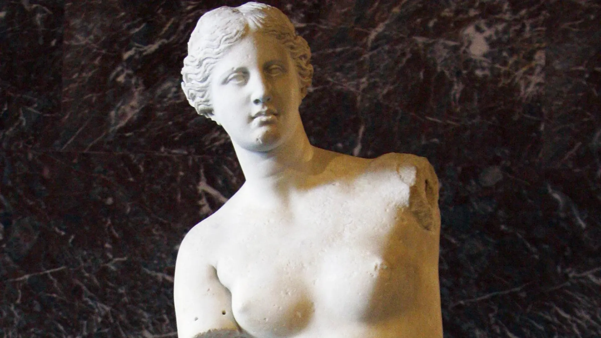 Венера Милосская, примерно 100 год до нашей эры