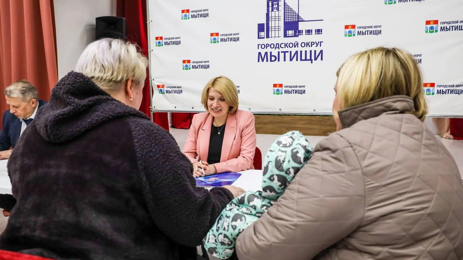 Вопрос социальной газификации обсудили на встрече с жителями деревни Жостово