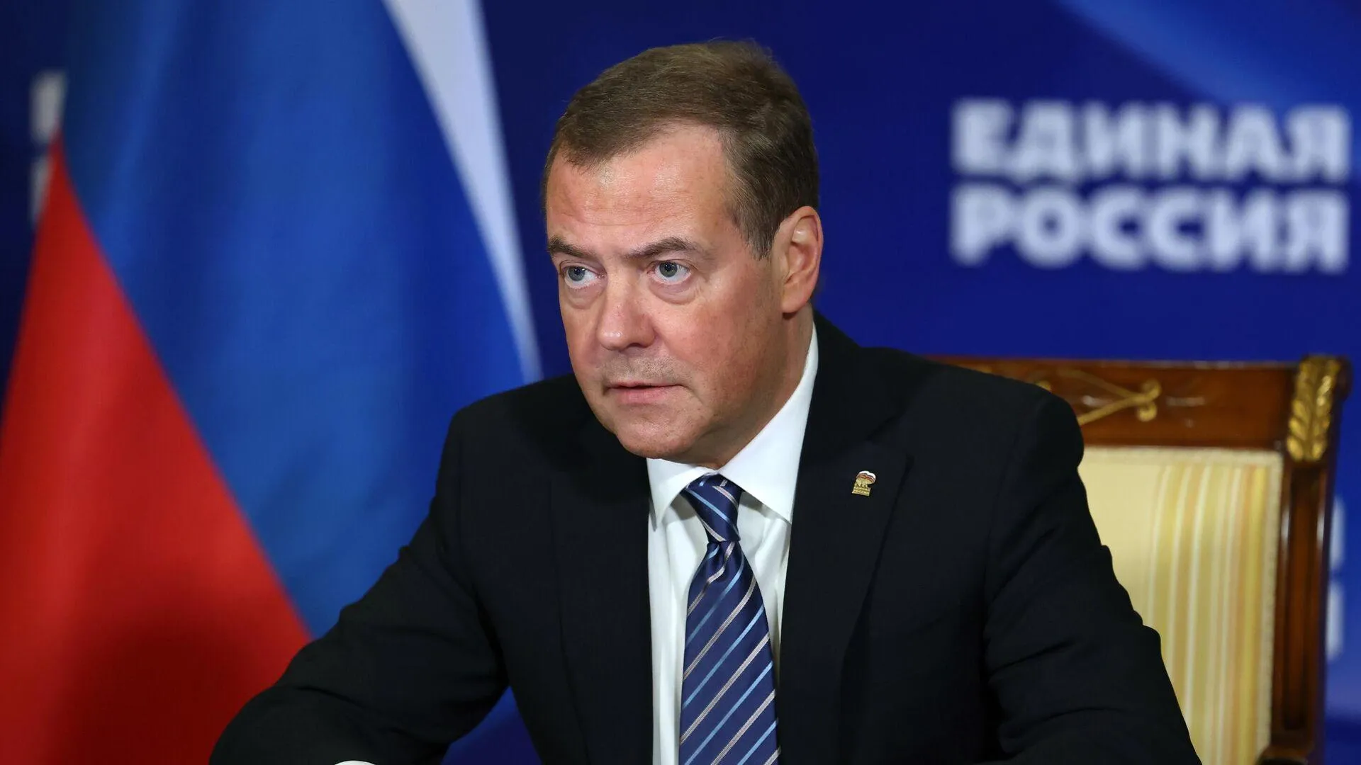 Медведев послал ЕС после требований вернуть золото Румынии