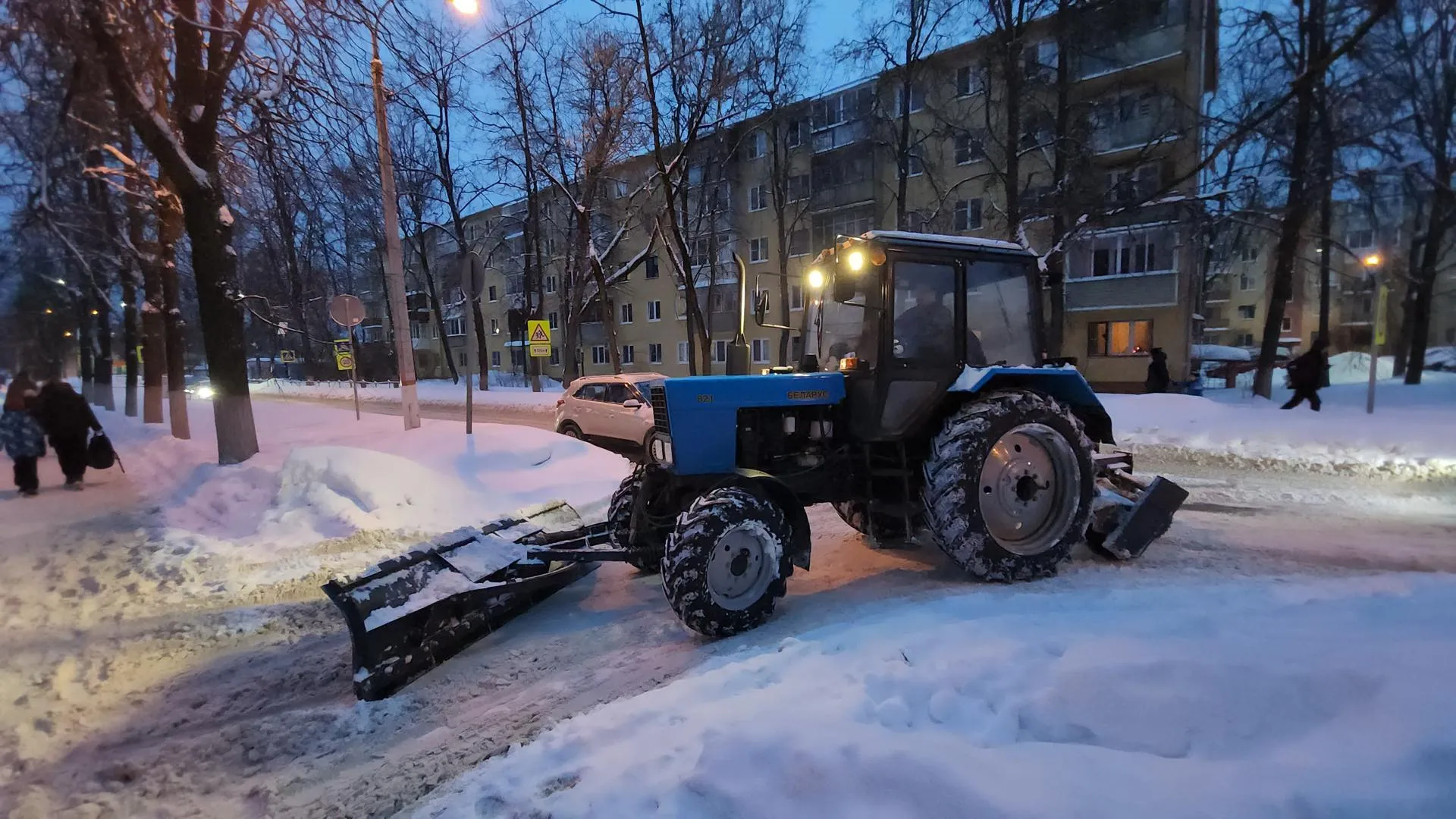 Коммунальщики подмосковного Жуковского устраняют  последствия снегопадов