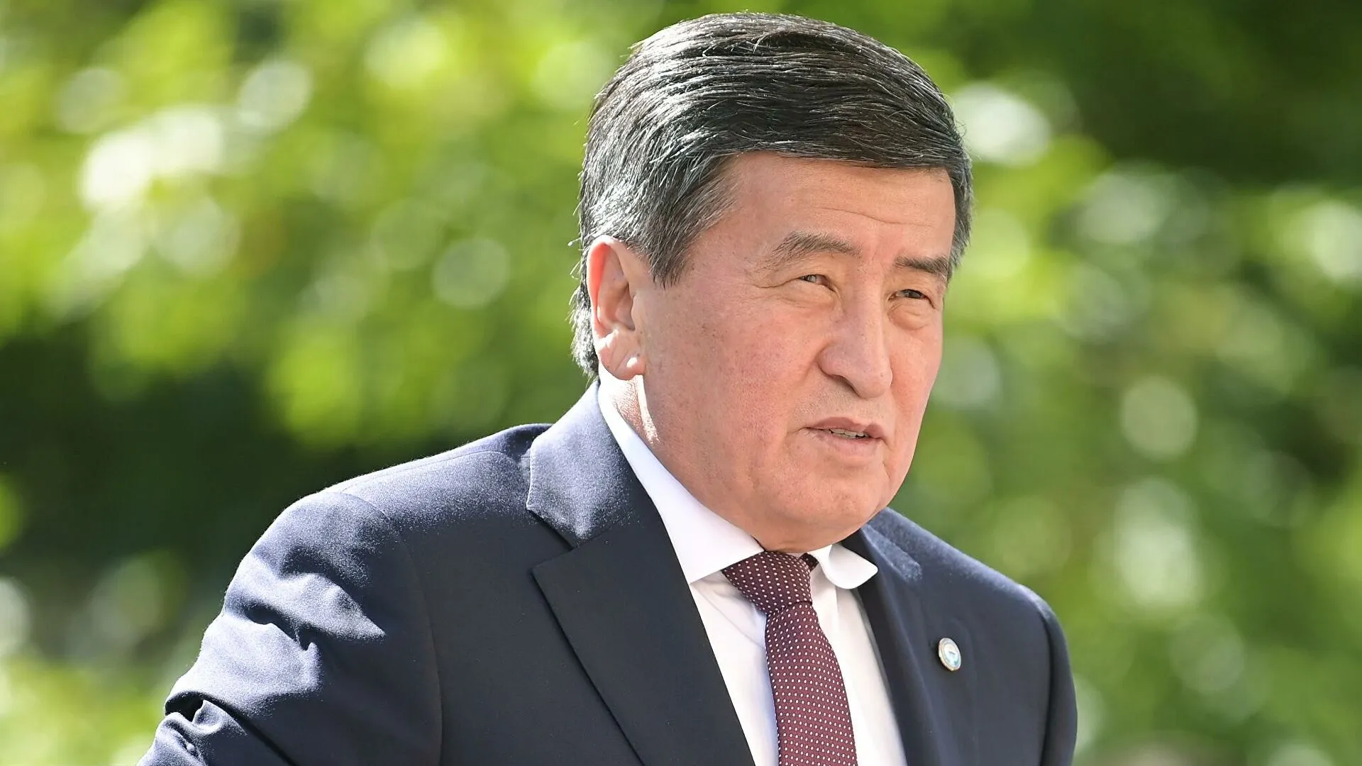 Президент Киргизии Жээнбеков ушел в отставку