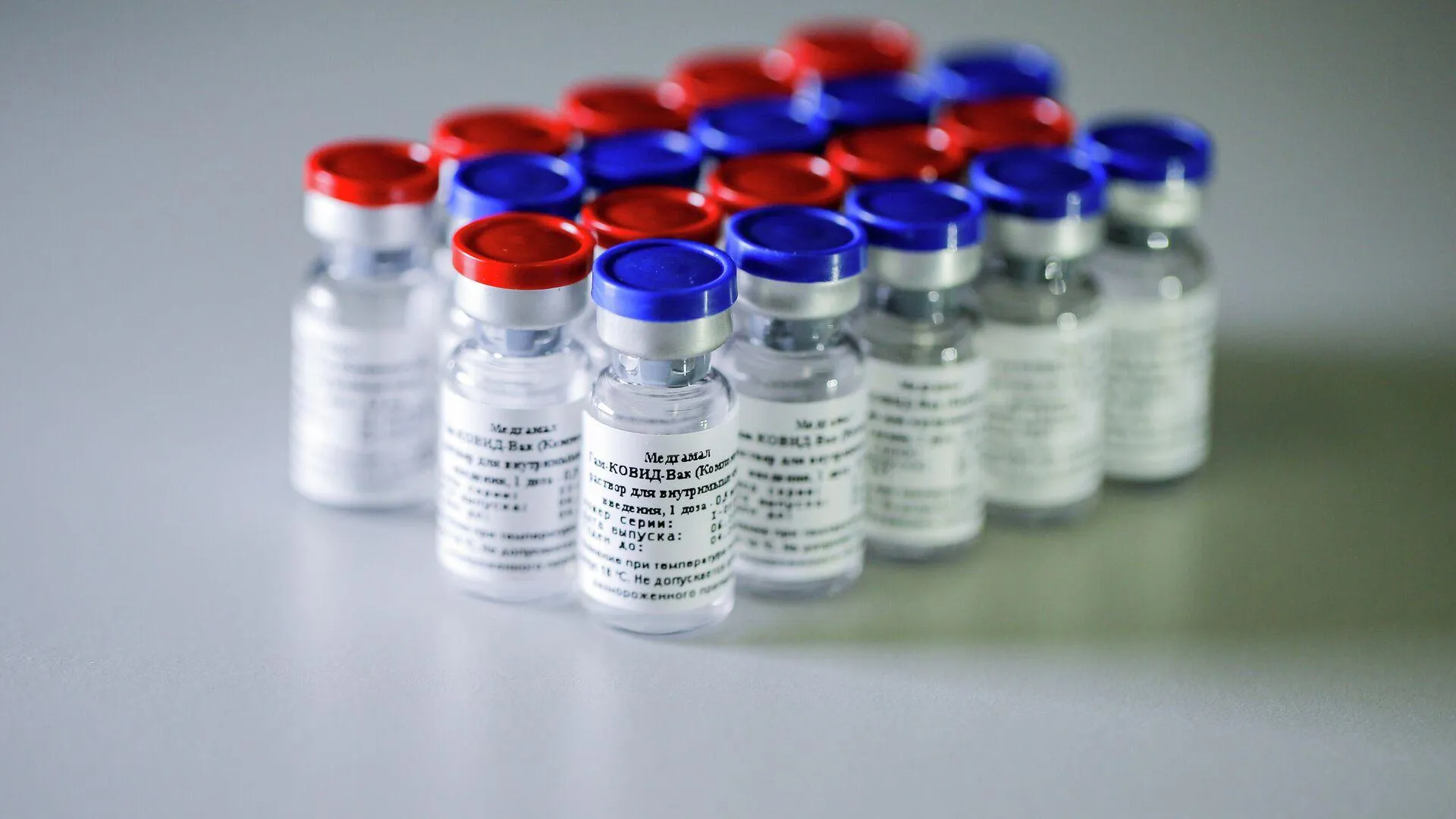Вакцина от COVID-19 «Спутник V» исчезла из крупных частных клиник в Москве — СМИ