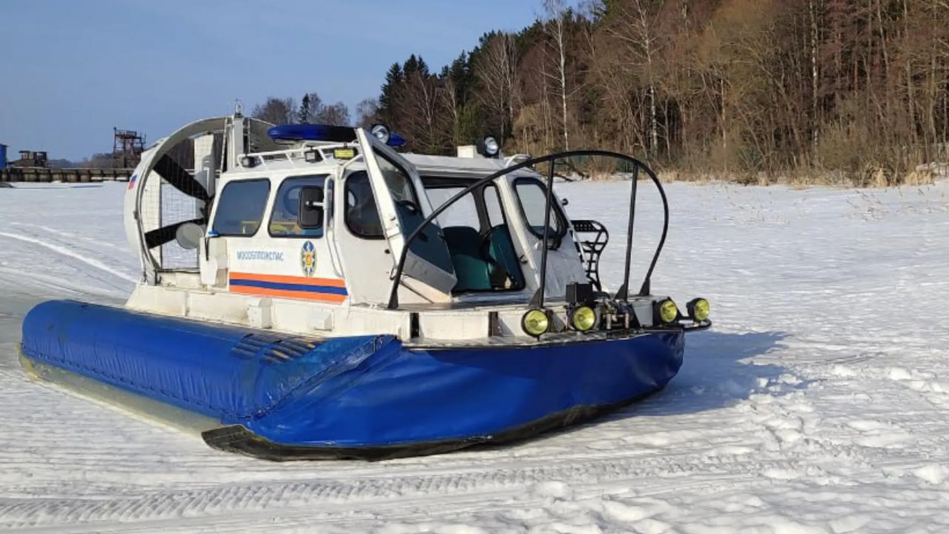 На Иваньковском водохранилище спасли лыжника, провалившегося под лед
