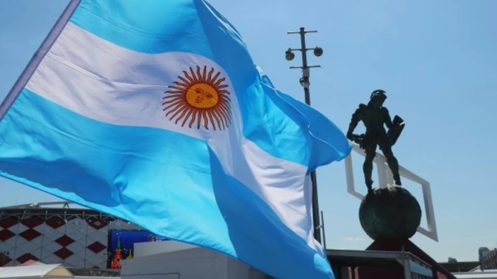 Аргентинские нефтяники подняли цены на бензин сразу на треть