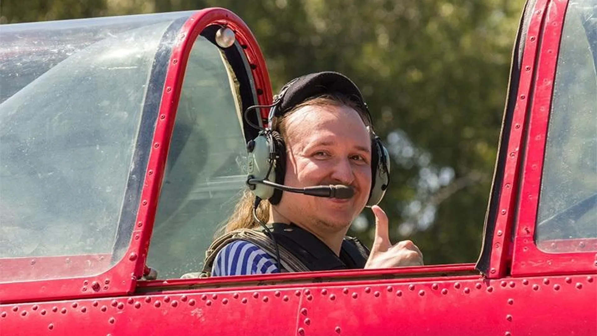 Как неходячий житель Чехова добился своей мечты и стал вторым пилотом самолета 