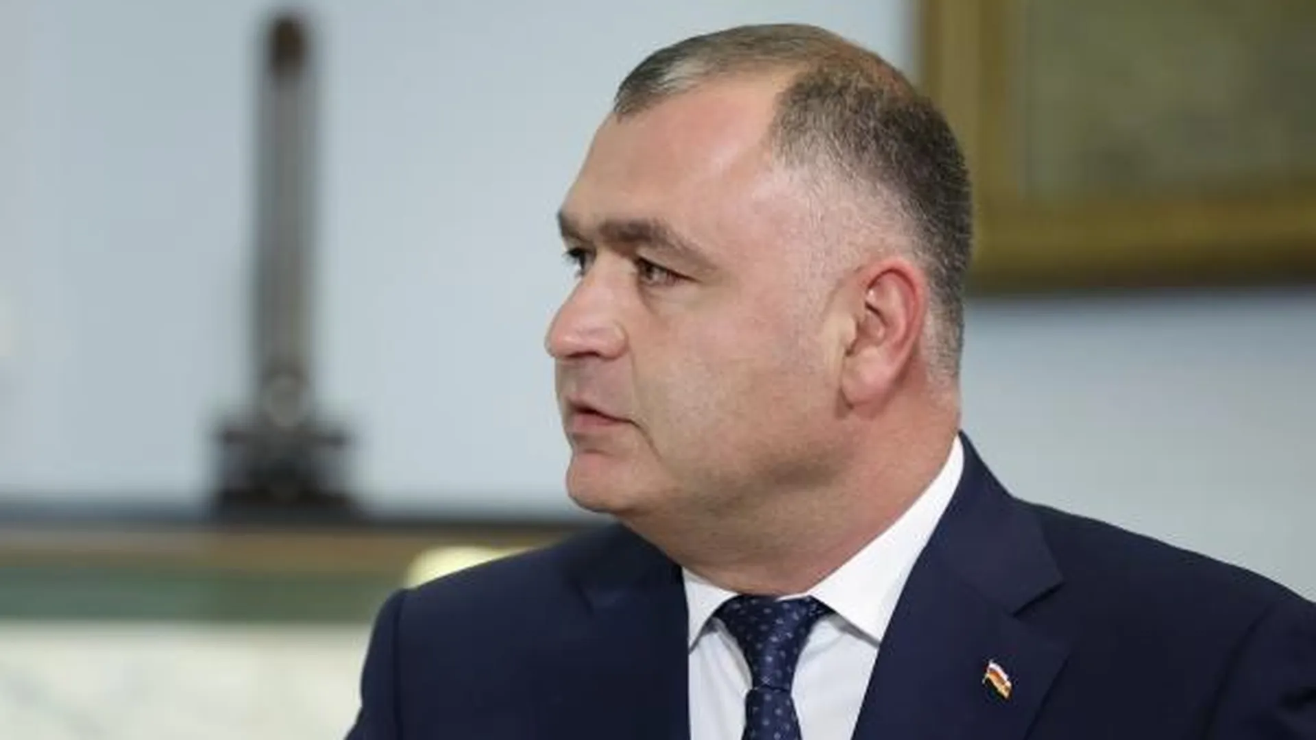 Президент Южной Осетии заявил о надежной защищенности границ благодаря России
