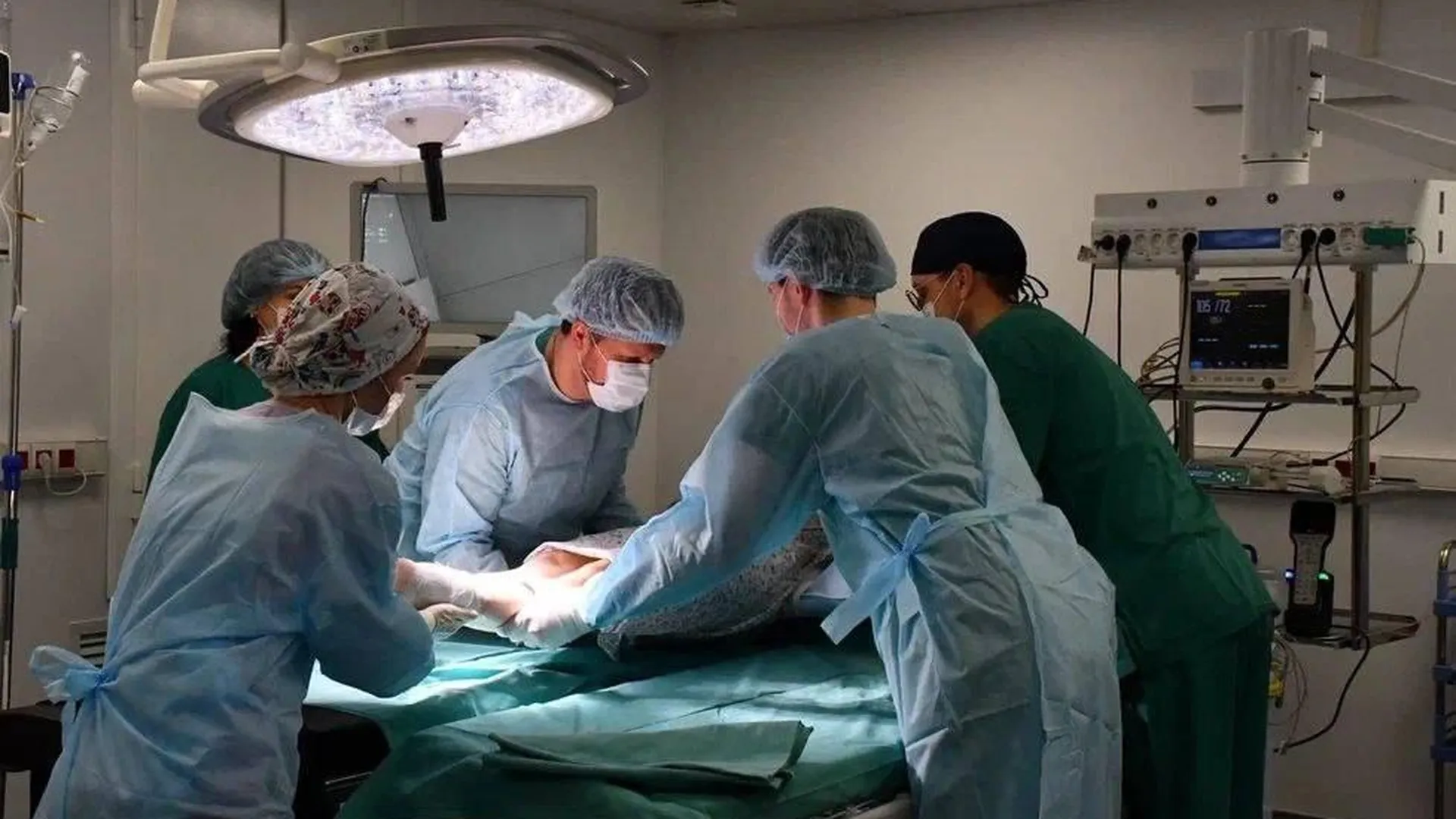 Танцовщицу с травмой голеностопа прооперировали врачи в подмосковном Жуковском