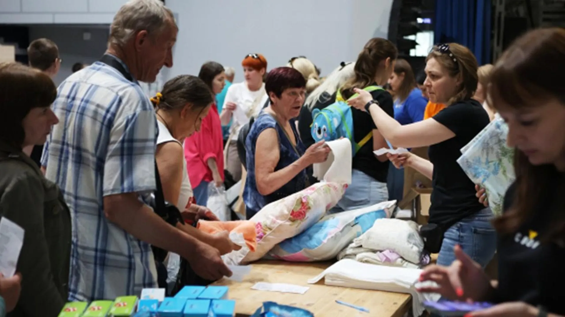 Две фуры гуманитарной помощи отправили тюменцы жителям Белгородской области